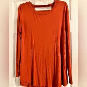 Long sleeve caged back tee